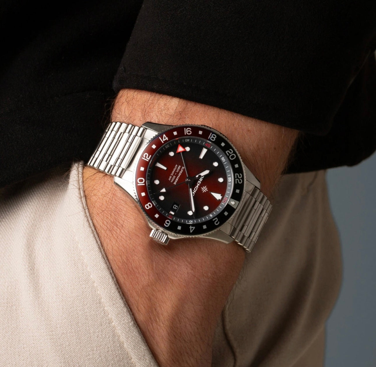 SUPERMARINE 300M GMT, 'EMBER' RED