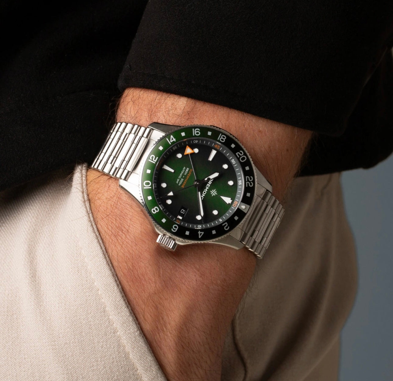 SUPERMARINE 300M GMT, 'TUNDRA' GREEN